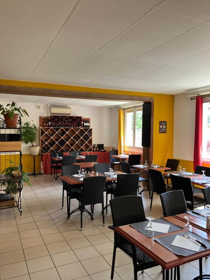 Le Chill Hotel Мольетс-е-Маа Екстериор снимка